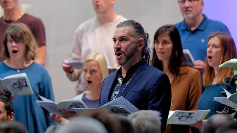 Zwischen Himmel und Erde: Chorkonzert tonraumfünf10, 2025, mit Thomas Schreier