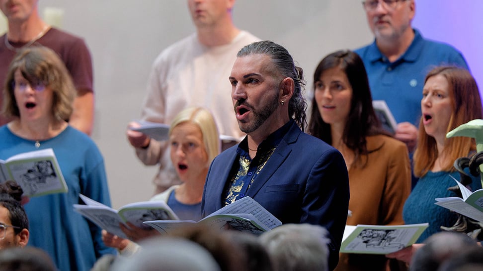 Zwischen Himmel und Erde: Chorkonzert tonraumfünf10, 2025, mit Thomas Schreier