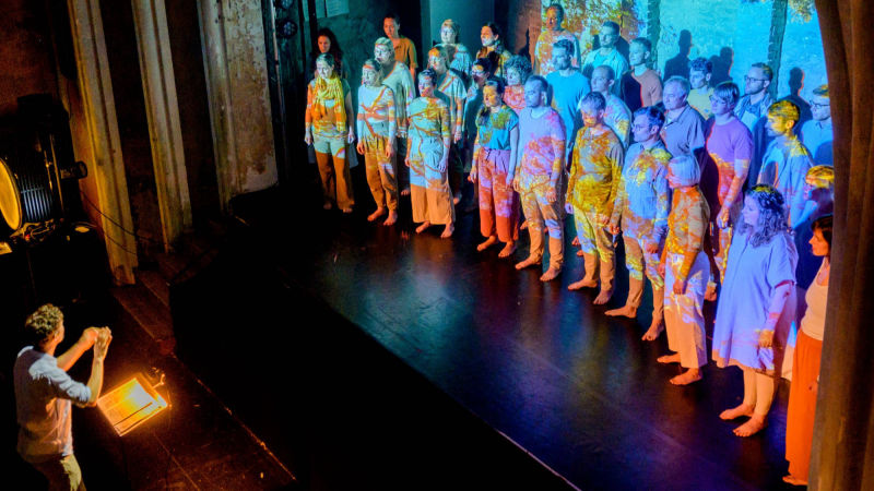 acapella Chor tonraumfünf10 mit seinem Konzertprogramm „Past Life Melodies“ im Theater im Delphi in Berlin-Weißensee