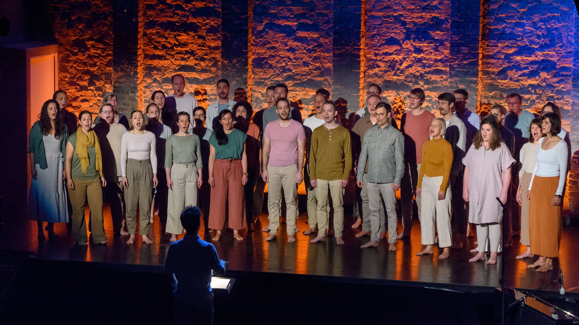 acapella Chor tonraumfünf10 mit seinem Konzertprogramm „Past Life Melodies“ im Theater im Delphi in Berlin-Weißensee