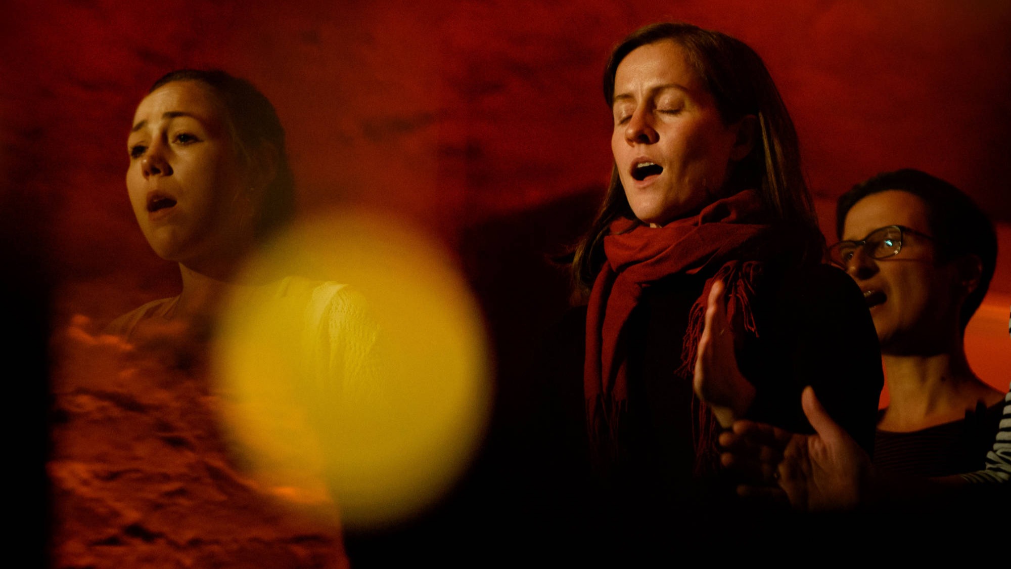acapella Chor tonraumfünf10 mit seinem Konzertprogramm „Past Life Melodies“ im Theater im Delphi in Berlin-Weißensee