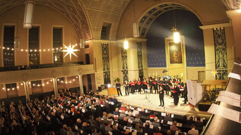 tonraumfünf10: Der Chor aus Berlin veranstaltet sein traditionelles Adventskonzert in der Hoffnungskirche in Pankow.