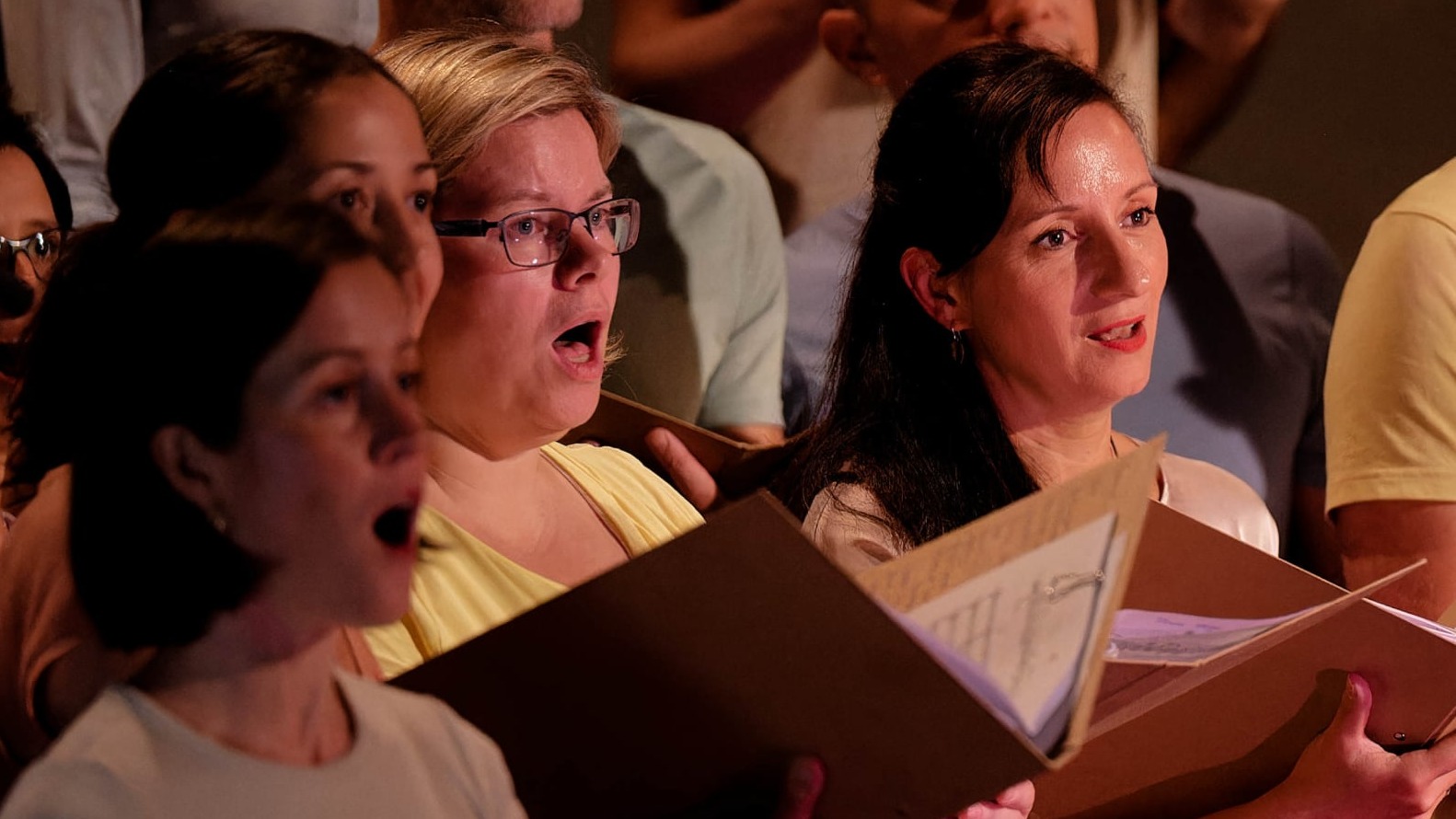 Konzert „Vom Schatten ins Licht“ vom Chor tonraumfünf10 in der Musikbrauerei Berlin