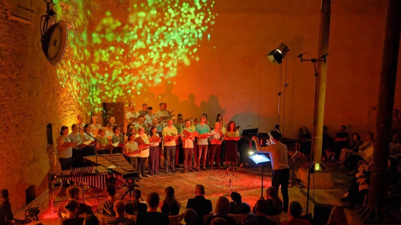 Konzert „Vom Schatten ins Licht“ vom Chor tonraumfünf10 in der Musikbrauerei Berlin